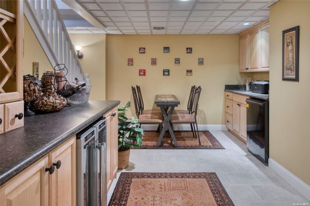 Dining room, Interior, Kitchen, Recessed Lighting
