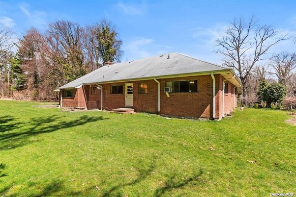 Backyard, Exterior, Facade, Brick Facade, Log Home