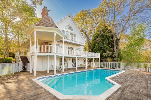 Exterior, Pool