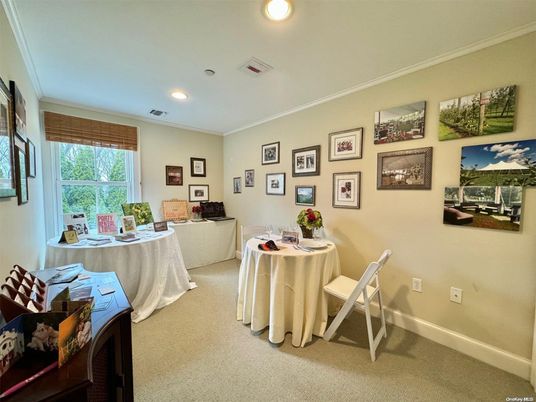 Dining room, Interior, Recessed Lighting