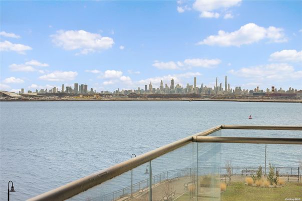 Exterior, Lake