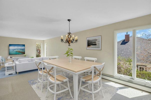 Chandelier, Dining room, Interior, Living room