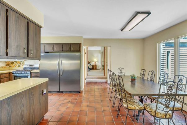 Dining room, Interior, Kitchen, Stainless Steel Appliances