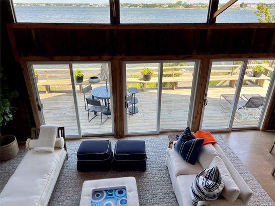 Interior, Living room, Water