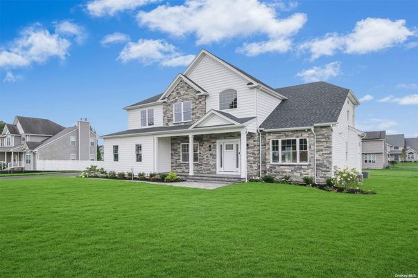 Exterior, Facade, Farmhouse