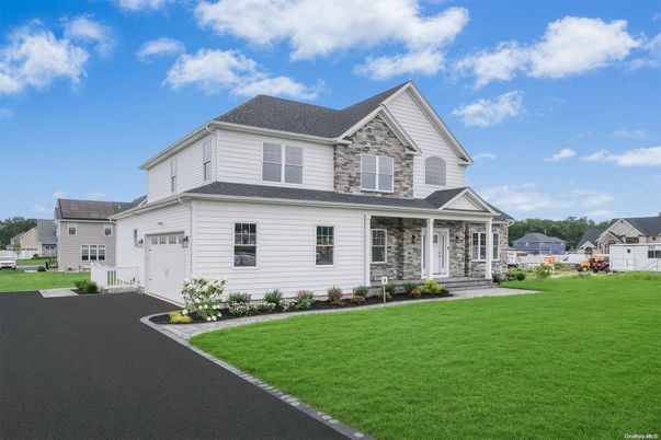 Attached, Exterior, Facade, Farmhouse