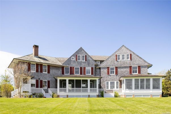 Backyard, Exterior, Facade, Farmhouse