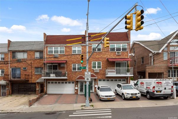 Attached, Exterior, Facade, Brick Facade, Rowhouse