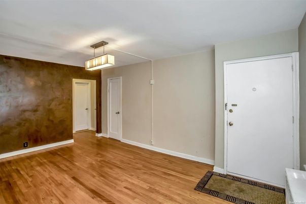 Empty room, Interior, Pendant Lights, Wood Texture Flooring