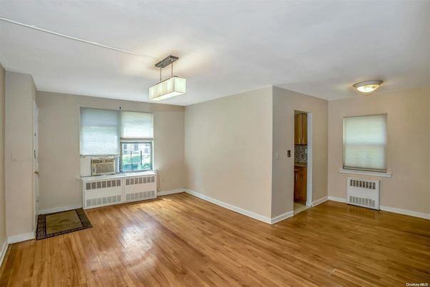Empty room, Interior, Pendant Lights, Wood Texture Flooring