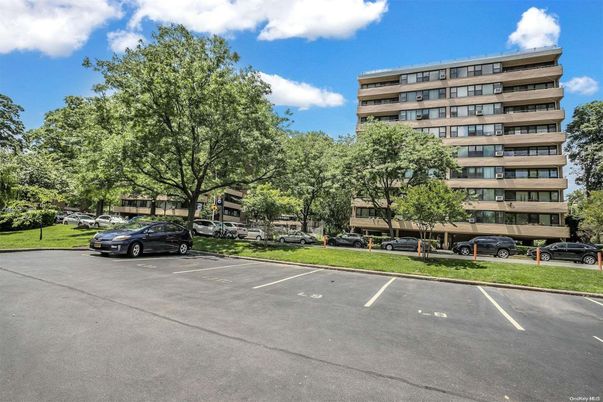 Exterior, Facade, Condo Building