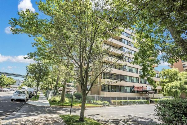 Exterior, Facade, Condo Building