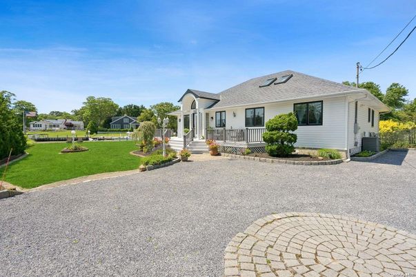 Backyard, Exterior, Facade, Cape Cod