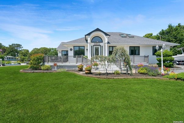Backyard, Exterior, Facade, French Provincial