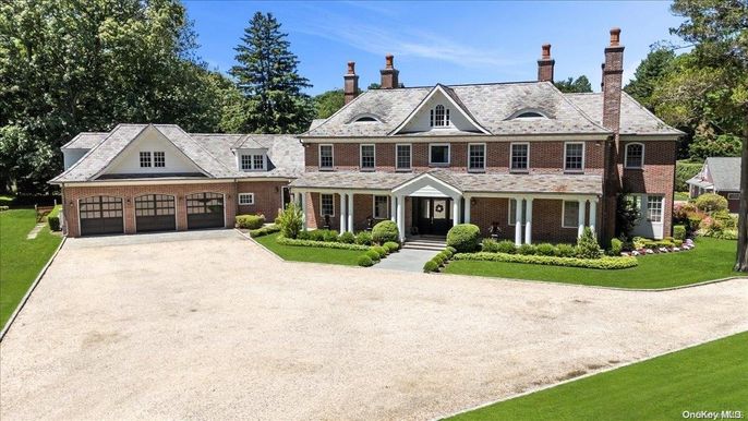 Attached, Exterior, Facade, Brick Facade, Georgian