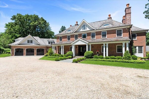 Attached, Backyard, Exterior, Facade, Brick Facade, Georgian