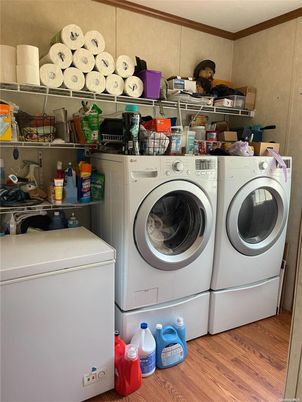Interior, Utility Closets, Washer, Wood Texture Flooring
