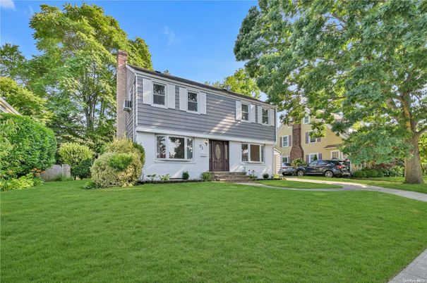 Attached, Exterior, Facade, Raised Ranch