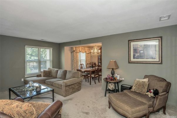 Chandelier, Dining room, Interior, Living room