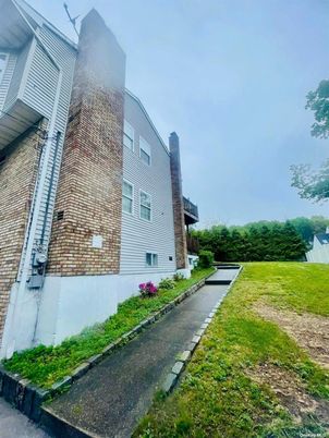 Exterior, Facade, Brick Facade, Highrise