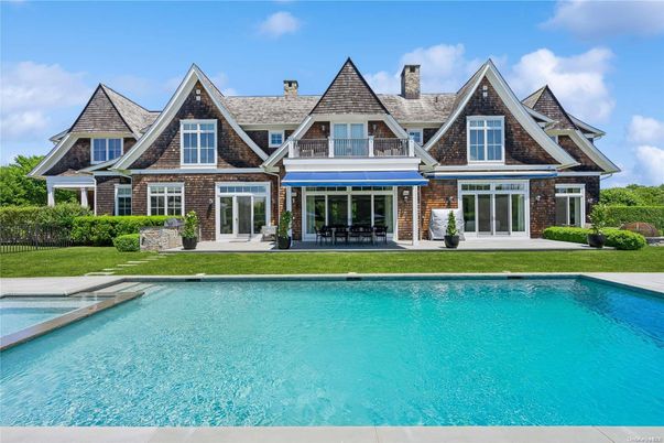Exterior, Facade, Brick Facade, Pool, Queen Anne Victorian