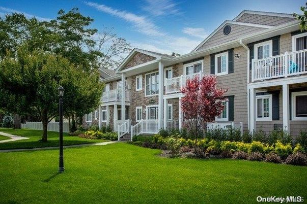 Backyard, Exterior, Facade, Queen Anne Victorian