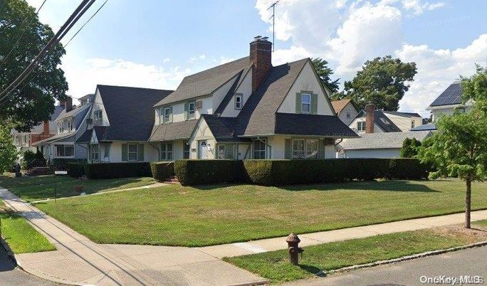 Exterior, Facade, Cape Cod