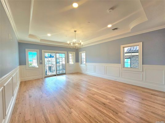 Chandelier, Empty room, Interior, Recessed Lighting, Wood Texture Flooring