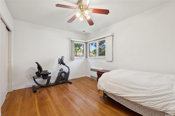 Bedroom, Fitness Equipment, Interior, Wood Texture Flooring