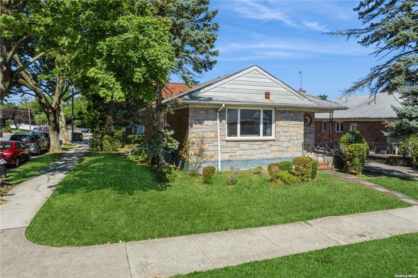 Exterior, Facade, Brick Facade, Cape Cod