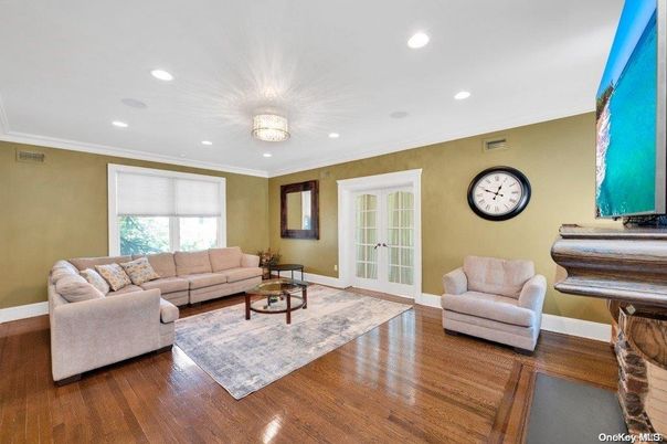 Interior, Living room, Piano, Recessed Lighting, Wood Texture Flooring