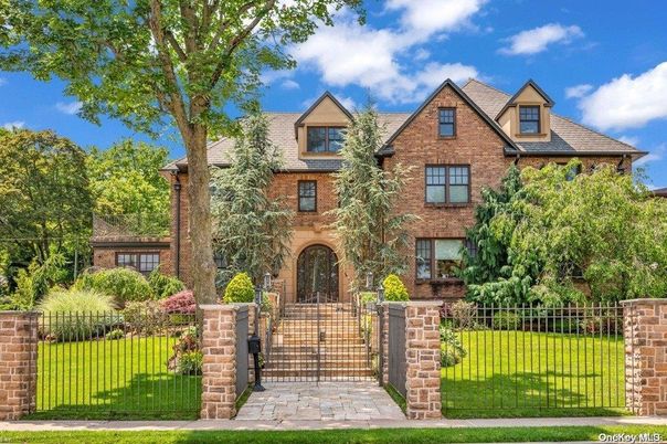 Exterior, Facade, Brick Facade, French Provincial