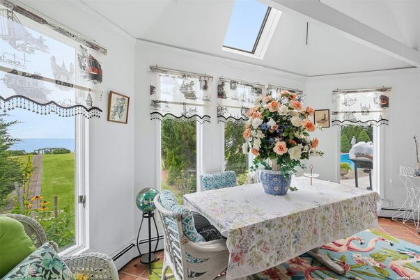 Dining room, Interior, Sun Room, Water