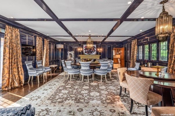 Chandelier, Dining room, Interior, Recessed Lighting, Wood Texture Flooring