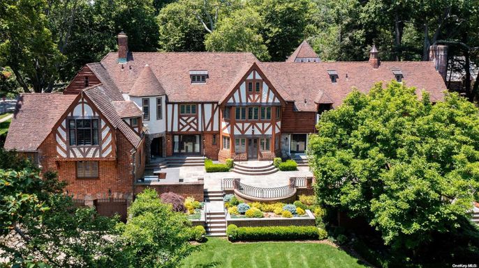 Exterior, Facade, Brick Facade, Tudor Revival