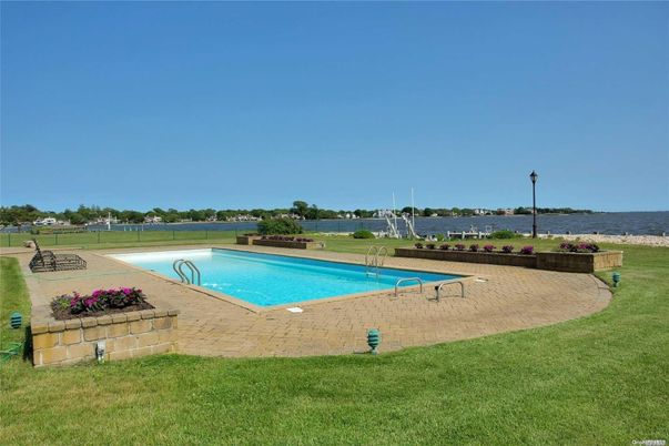 Exterior, Pool, Water