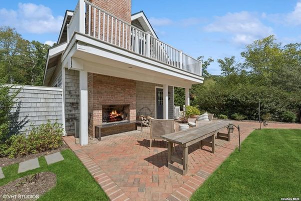 Exterior, Fireplace
