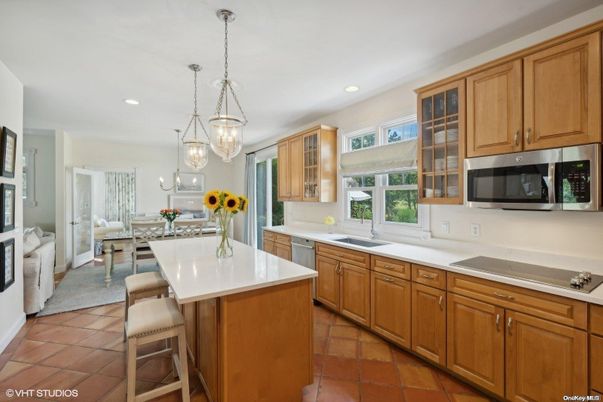 Dining room, Interior, Kitchen, Pendant Lights, Recessed Lighting, Stainless Steel Appliances