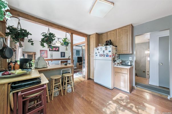 Interior, Kitchen, Pendant Lights, Wood Texture Flooring