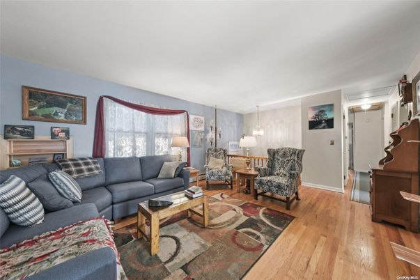 Interior, Living room, Pendant Lights, Wood Texture Flooring