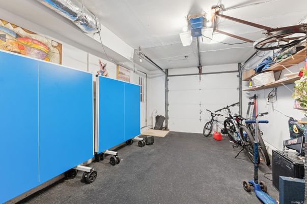 Garage, Interior
