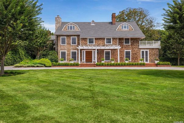 Backyard, Exterior, Facade, Brick Facade, Georgian