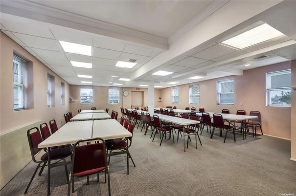 Dining room, Interior, Recessed Lighting