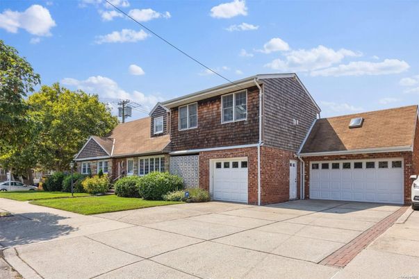 Attached, Exterior, Facade, Brick Facade, Cape Cod