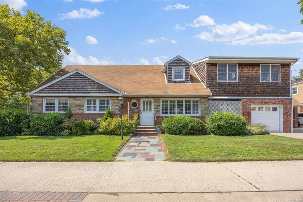 Attached, Exterior, Facade, Brick Facade, Cape Cod