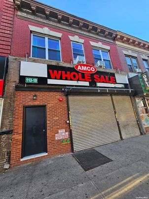 Exterior, Facade, Brick Facade, Rowhouse