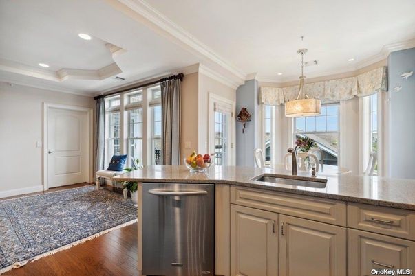 Interior, Kitchen, Pendant Lights, Recessed Lighting, Wood Texture Flooring