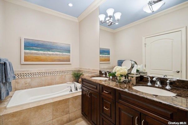 Bathroom, Dual Sink Vanities, Interior, Recessed Lighting