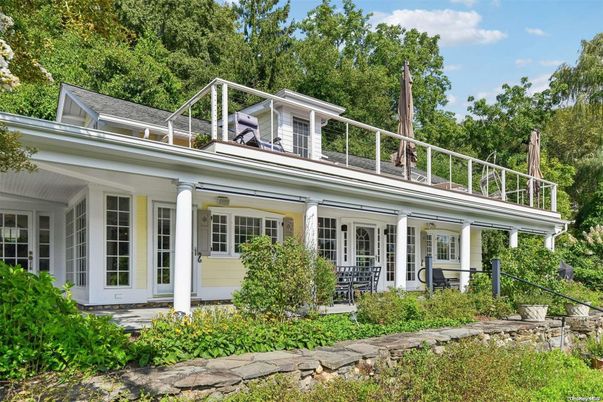 Exterior, Facade, Cape Cod