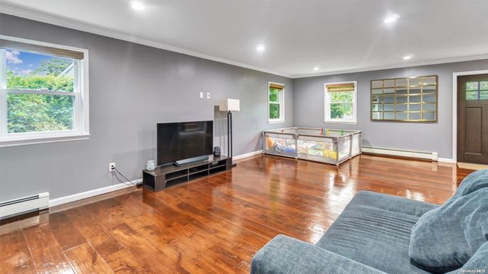 Interior, Recessed Lighting, Wood Texture Flooring